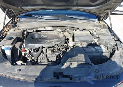 2018 Kia Optima Sx Turbo z USA, uszkodzony, nr VIN 5XXGV4L28JG240787